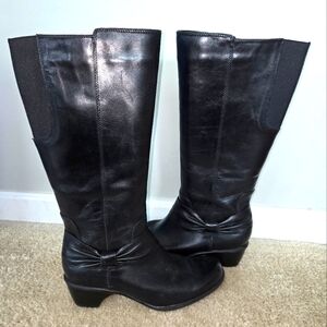 Clarks Black Leather mid calf boots size 9